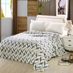 Ultra Lush King Size Microplush Blanket 102 x 86 Inches – Lightweight Chevron Shock Wave Plush Blanket, Soft & Breathable All-Season Throw for Bed, Couch & Camping (Grey)