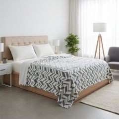 Ultra Lush King Size Microplush Blanket 102 x 86 Inches – Lightweight Chevron Shock Wave Plush Blanket, Soft & Breathable All-Season Throw for Bed, Couch & Camping (Grey)