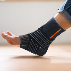 Adjustable Ankle Compression Wrap – Elastic Ankle Support Brace for Sprains, Stability & Sports – Breathable Nylon Ankle Strap for Running, Gym & Daily Activity