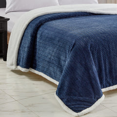 Jacquard Micro Plush Braided Blanket – Ultra Soft Oversized All-Season Blanket for Bed, Couch & Dorm – Lightweight, Cozy & Machine Washable – Queen & King Sizes