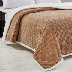 Jacquard Micro Plush Braided Blanket – Ultra Soft Oversized All-Season Blanket for Bed, Couch & Dorm – Lightweight, Cozy & Machine Washable – Queen & King Sizes